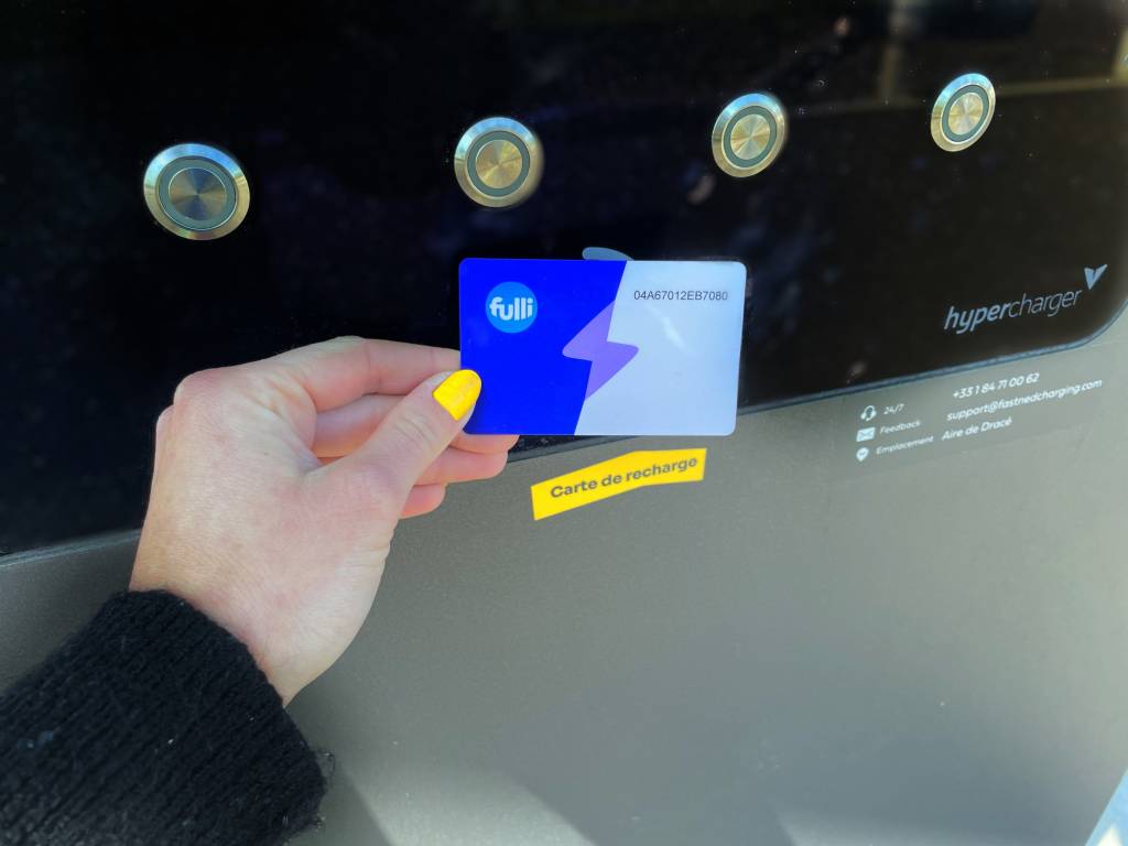 Carte de recharge électrique et borne publique : ce qu’il faut savoir